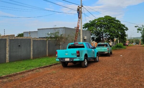 Cortes masivos de conexiones clandestinas en Minga Guazú