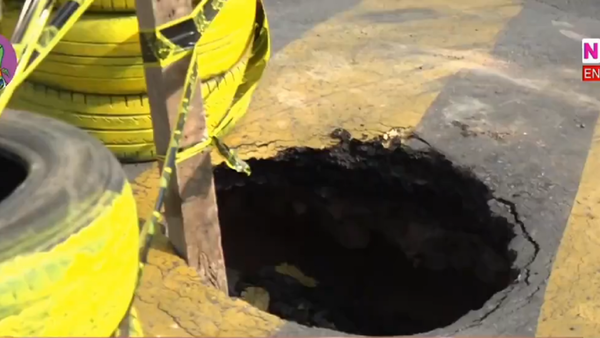 Enorme bache apeligra la vida de conductores en Asunción