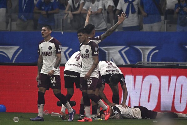 Versus / ¡Muy parejo! Cruzeiro y Lanús dejan todo para la revancha