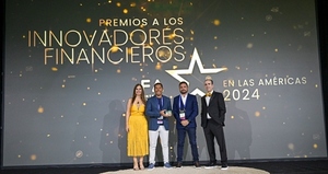 ueno bank recibe  reconocimiento de platino en los Fintech Americas 2024