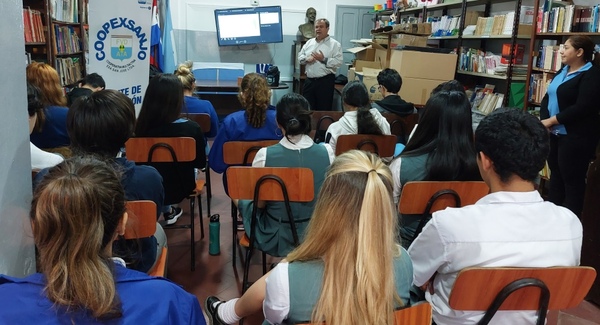 Coopexsanjo organizó charla de Educación Financiera en el colegio San Miguel de Garicoits