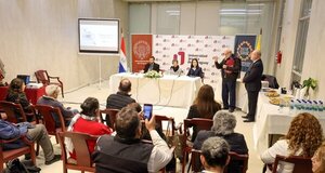 El MEF participó del Coloquio Modelos de Desarrollo y Prospectiva en Paraguay