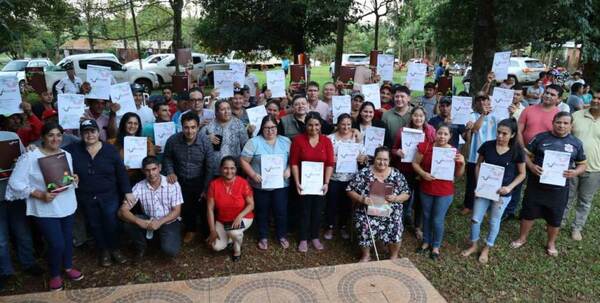 Indert entregó 815 títulos en III gira en 5 departamentos