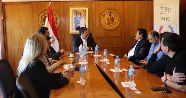 Empresarios bolivianos exploran oportunidades de inversión en Paraguay