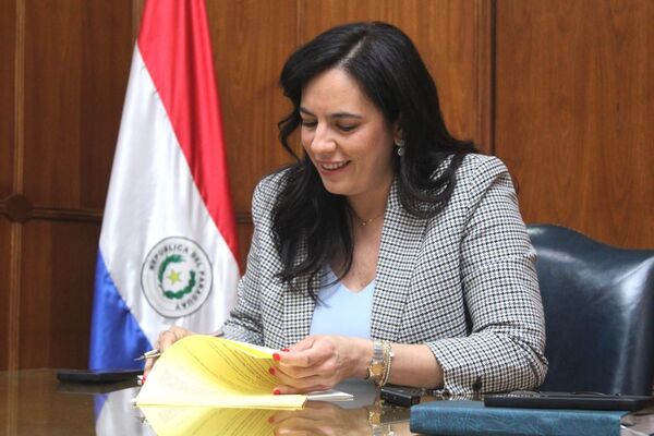 MOPC firma contratos para la construcción de la Ruta de la Soberanía