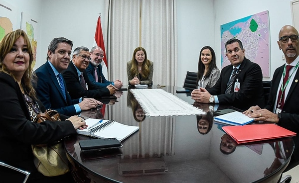 Itaipu apoyará a Salud para ampliar servicios a sectores vulnerables