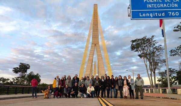 Obras de Paraguay se convierten en aula para estudiantes de la triple frontera