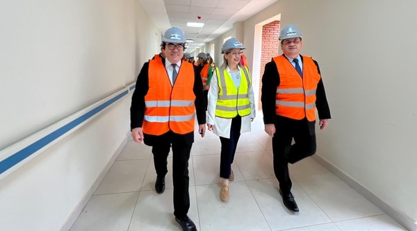Visita técnica al futuro Hospital General de Coronel Oviedo