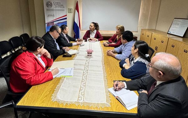 Indert, Catastro y Registros públicos coordinan regularización de tierras en Itapúa