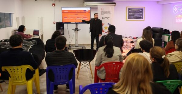 MITIC impulsa la transformación digital del sector creativo paraguayo con CONECTIVO