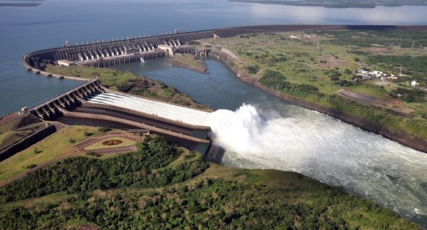 ITAIPU participó en panel de análisis sobre el sector energético de cara al Plan de Desarrollo 2050