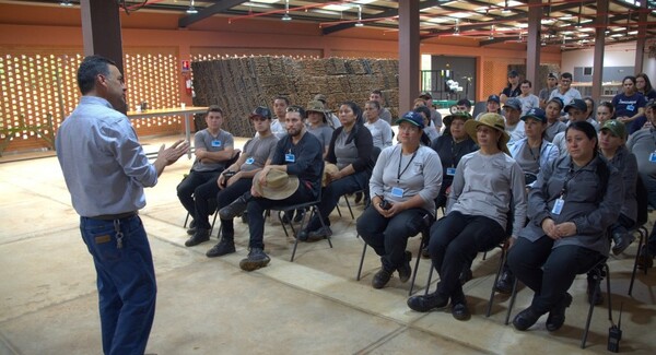 Binacional promueve la gestión adecuada de residuos en el Vivero Forestal