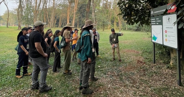 Estudiantes latinoamericanos exploraron las reservas naturales de ITAIPU en encuentro ambiental