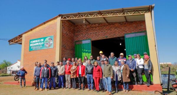 ITAIPU aportó G 150 millones al funcionamiento de planta procesadora de balanceados en Itapúa