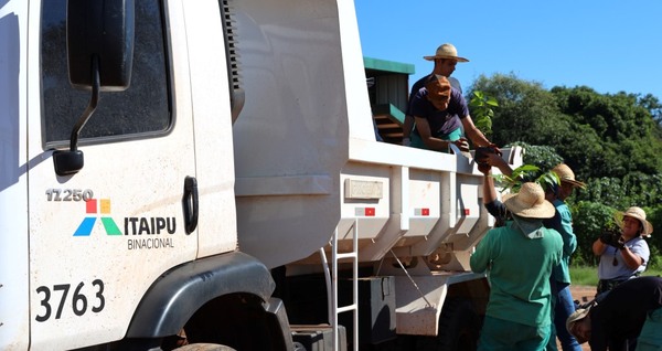 ITAIPU utiliza el compostaje sostenible para producir 30.000 macetas al mes