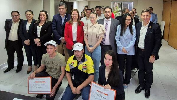 Emprendedores de la agricultura familiar reciben capital semilla