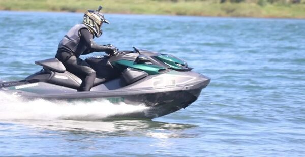 La carrera de Moto SKI hizo historia en la Playa Tacurú de Pucú en Hernandarias