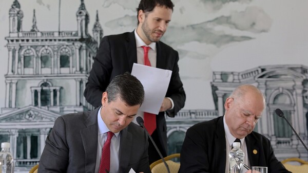 Ejecutivo “no recibió” la ley de ONG mientras estira plazo