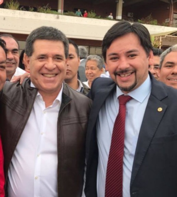 Richard Alfonso ya cobró dieta de octubre, mientras obreros mendigan por salarios de agosto