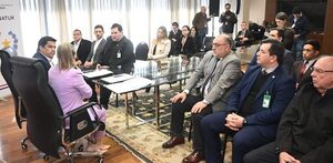 La EBY y SENATUR acuerdan potenciar el turismo en la zona
