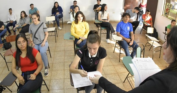 Examen para acceder a becas se realizará en doble turno en San Lorenzo y otras sedes