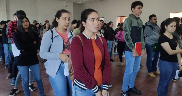 A partir de hoy los interesados a acceder a Becas de la EBY pueden presentar documentos