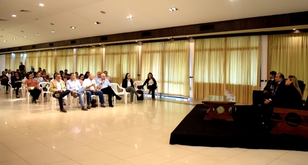 Organizaron conversatorio sobre devolución de créditos fiscales