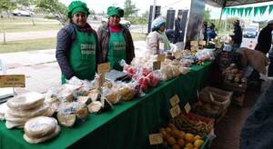 Productores recaudaron casi G. 300 millones en feria realizada en la Costanera