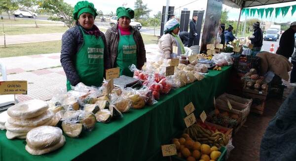Productores recaudaron casi G. 300 millones en feria realizada en la Costanera