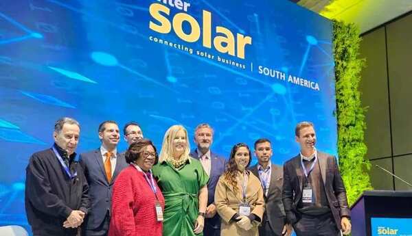 Rediex presentó potencial energético del país en Feria Intersolar