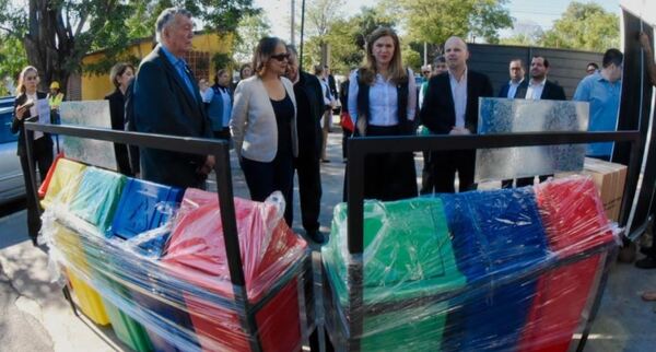 Instalan contendores de residuos reciclables en el Hospital de Barrio Obrero