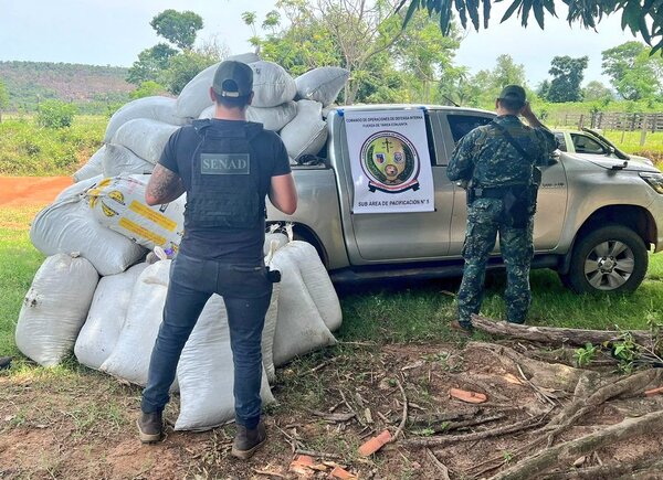 Incautan 3.800 kilos de droga en dominios del sanguinario y escurridizo criminal alias “Macho”, pero no hay detenidos – La Mira Digital