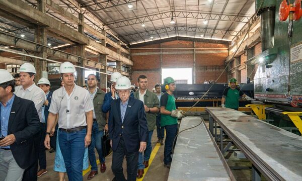Firma inaugura nueva planta para elaborar chapas termoacústicas en Roque Alonso