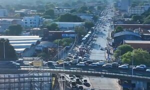 Insoportable caos vehicular sobre la avenida Eusebio Ayala durante cierre parcial