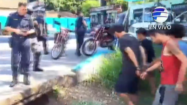 Policía detiene a presuntos adictos que se enfrentaron a barberos en Capiatá