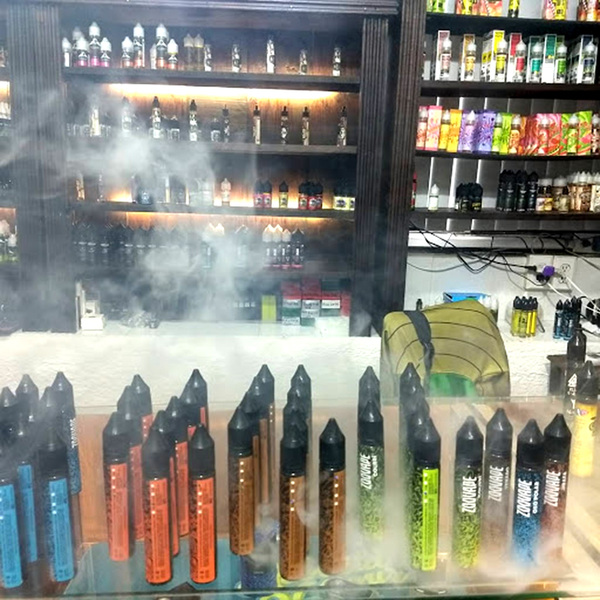 Venden vapers como “pan caliente” en CDE y así alimentan al mercado negro del Brasil - La Clave
