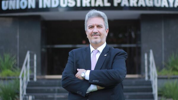 Titular de la UIP sostiene que la ley de las ONGs no determina el grado de inversión
