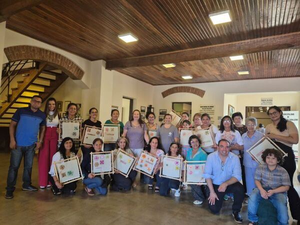 Concluye con éxito el curso intensivo de ñandutí en la Casa de la Cultura de Pedro Juan Caballero
