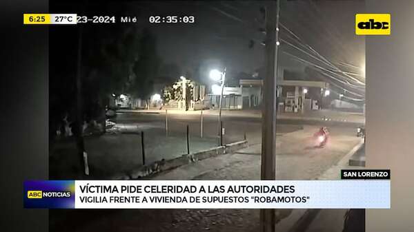 Video: Vecinos en vigilia frente a la casa de supuestos robamotos - ABC Noticias - ABC Color