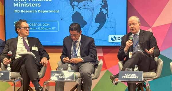 Ministro de Economía resalta reformas implementadas y equilibrio de política fiscal en conversatorio internacional - MarketData