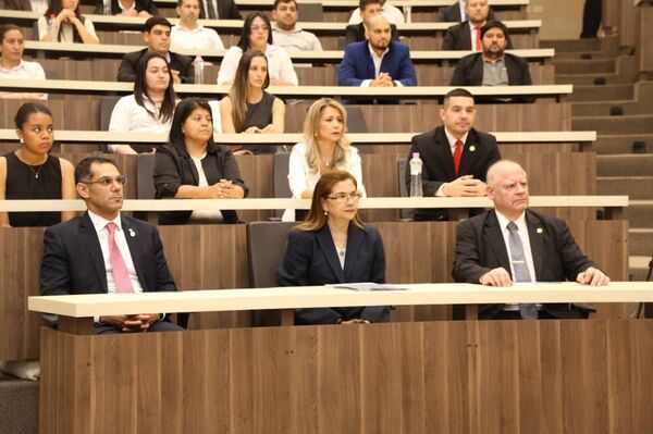 Titular de la Corte participó de apertura del Diplomado en Administración Pública