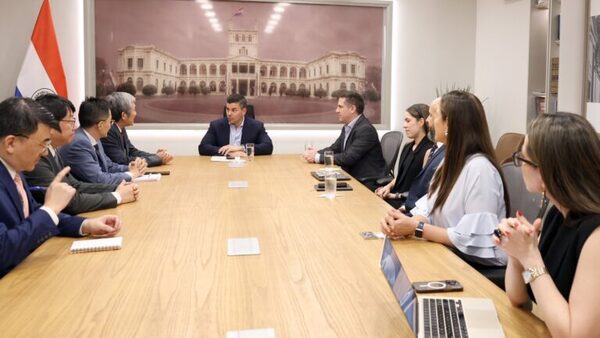 Expertos taiwaneses resaltan potencial de Paraguay para establecer fábricas de semiconductores