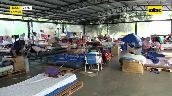 IPS: familiares de pacientes sufren una dura realidad en precarios albergues - ABC Noticias - ABC Color