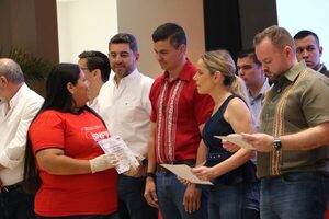 Formación integrada al desarrollo: El presidente Peña entregó títulos profesionales a más de 300 jóvenes de Alto Paraná • PARAGUAY TV