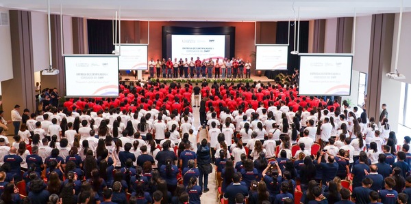 Alto Paraná: SNPP certifica a más de 340 jóvenes en cursos laborales - ADN Digital