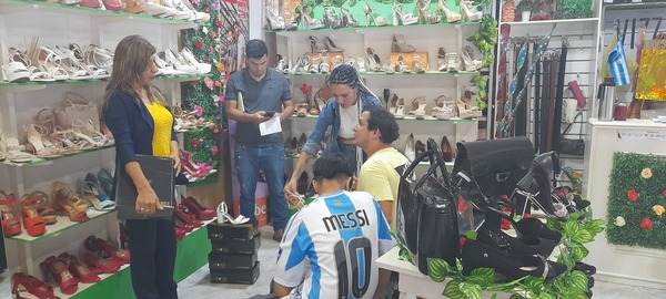 El sector comercial de Encarnación muestra signos de reactivación.