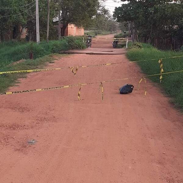 Clausuran puente de madera ante peligro en Santa Rita