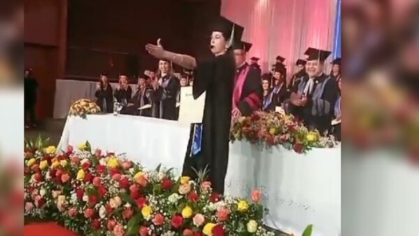 Árbitra se recibió en Administración y tocó el pito en su graduación