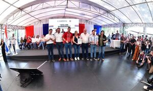 Gobierno ratifica compromiso con Alto Paraná y lleva inversiones en favor de los más vulnerables