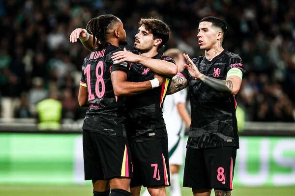 Joao Félix se reivindica con un doblete en Atenas - Fútbol Internacional - ABC Color
